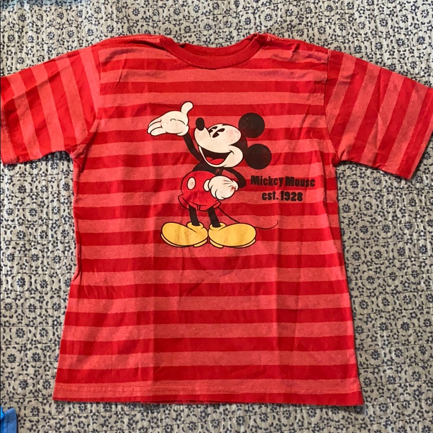 Disney Store Brand Tshirt Mickey Mouse 8